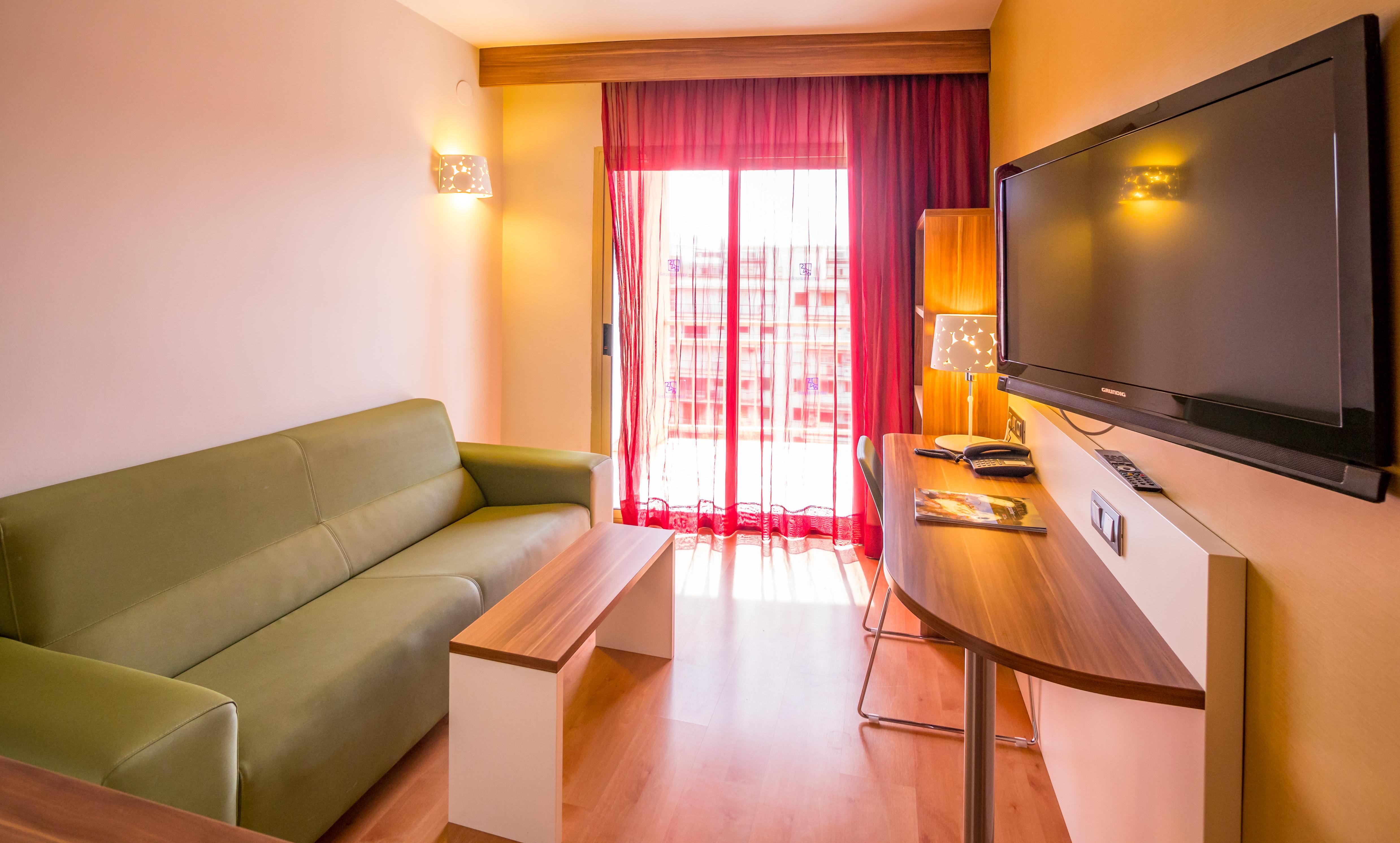 Golden Avenida Family Suites 4* Salou Exterior photo
