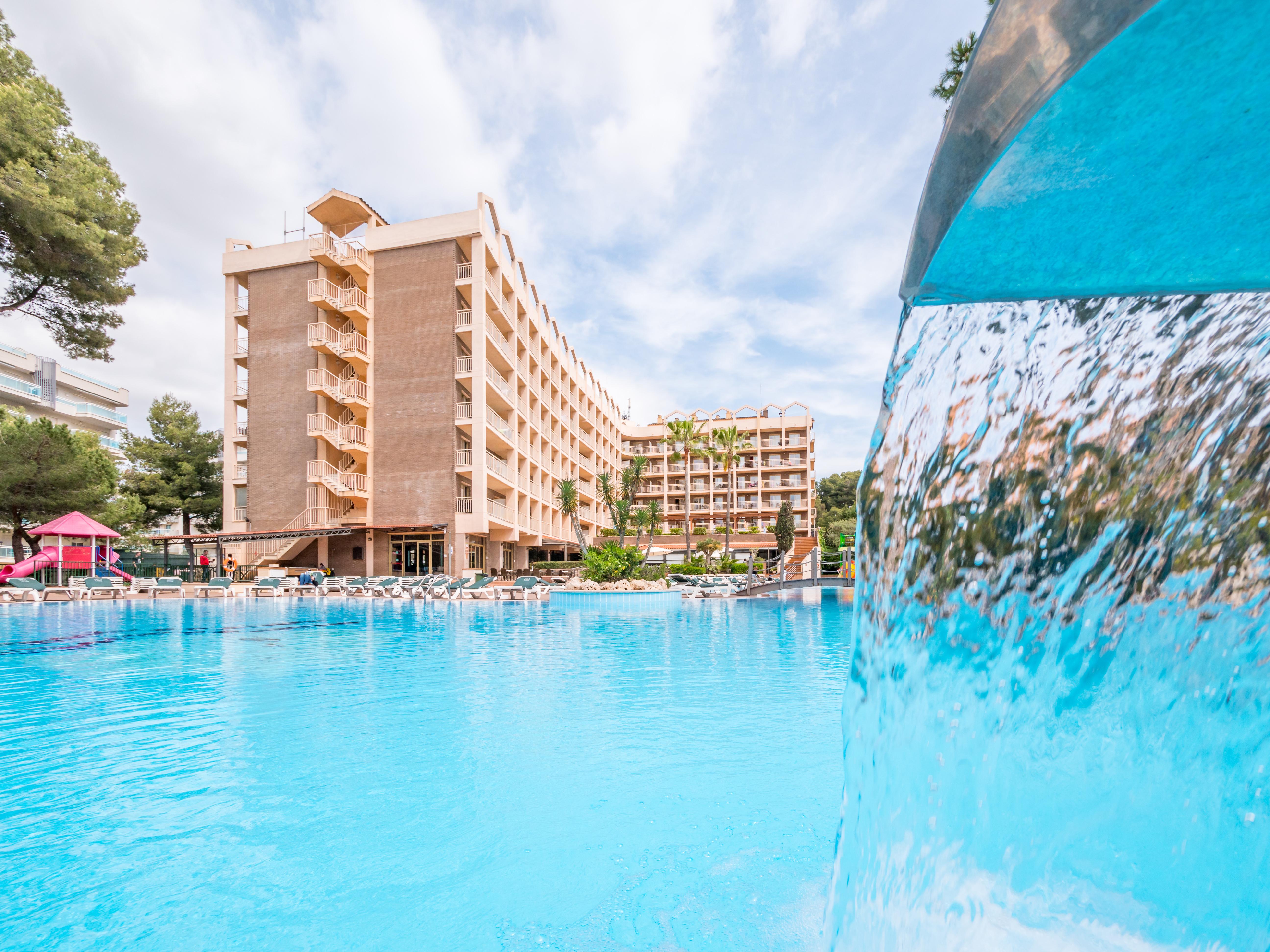 Golden Avenida Family Suites 4* Salou Exterior photo