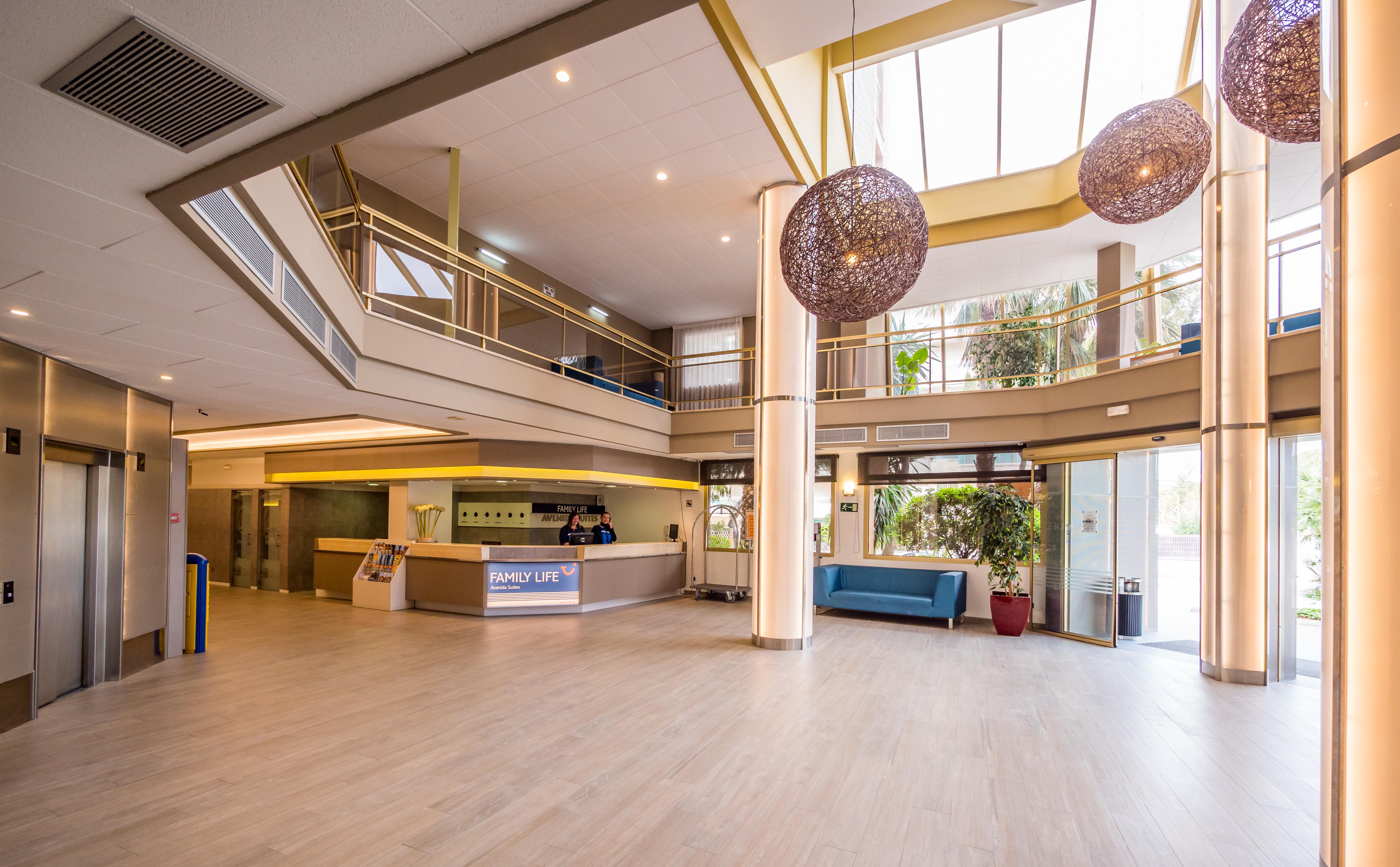 Golden Avenida Family Suites 4* Salou Exterior photo