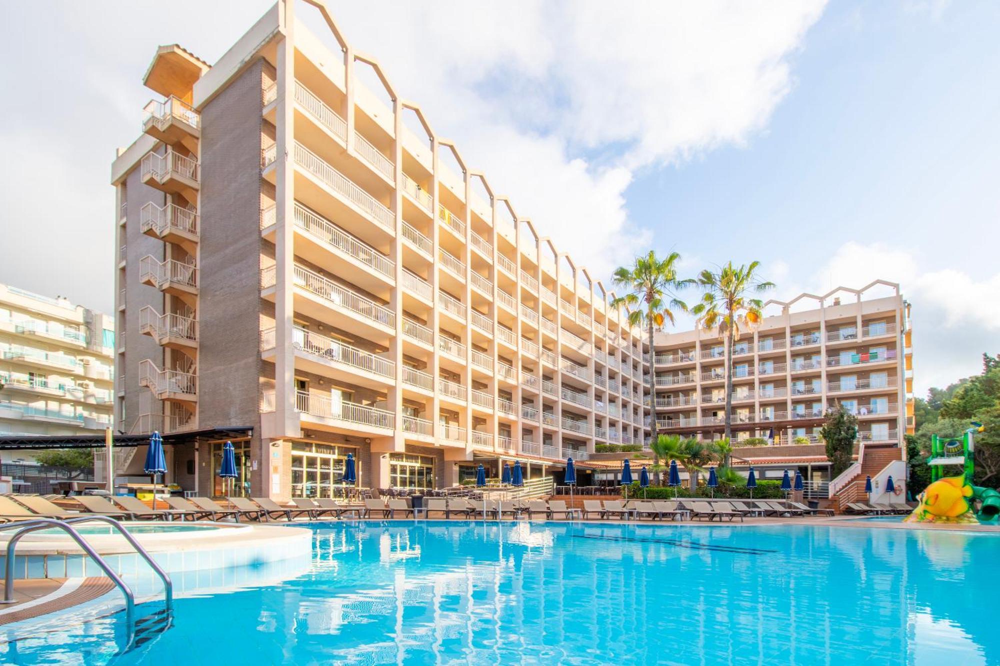 Golden Avenida Family Suites 4* Salou Exterior photo