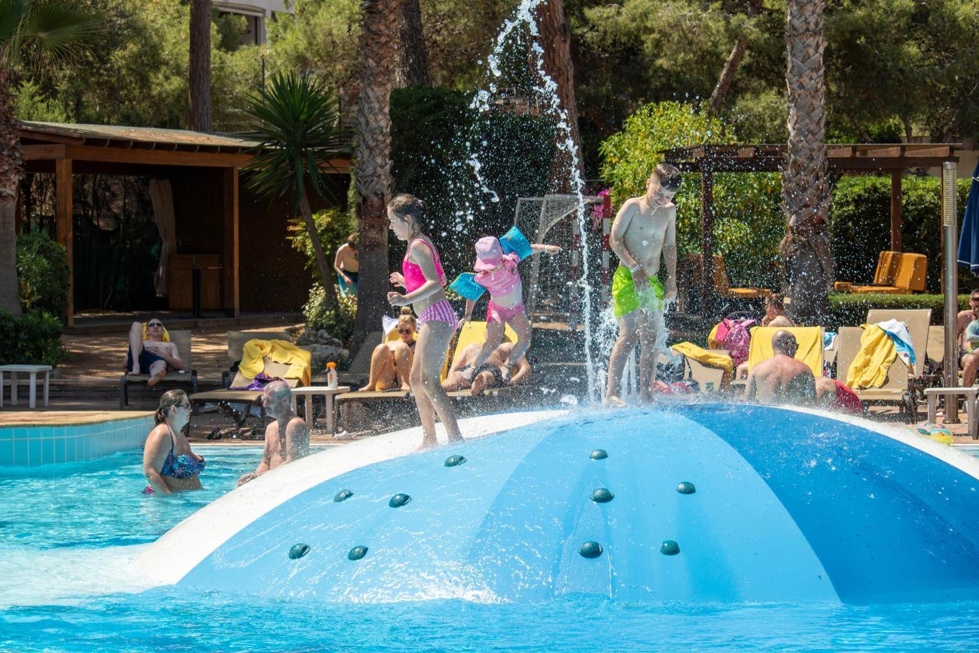 Golden Avenida Family Suites 4* Salou Exterior photo