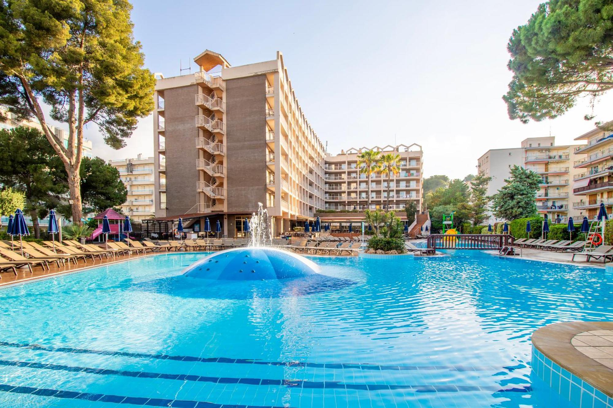 Golden Avenida Family Suites 4* Salou Exterior photo
