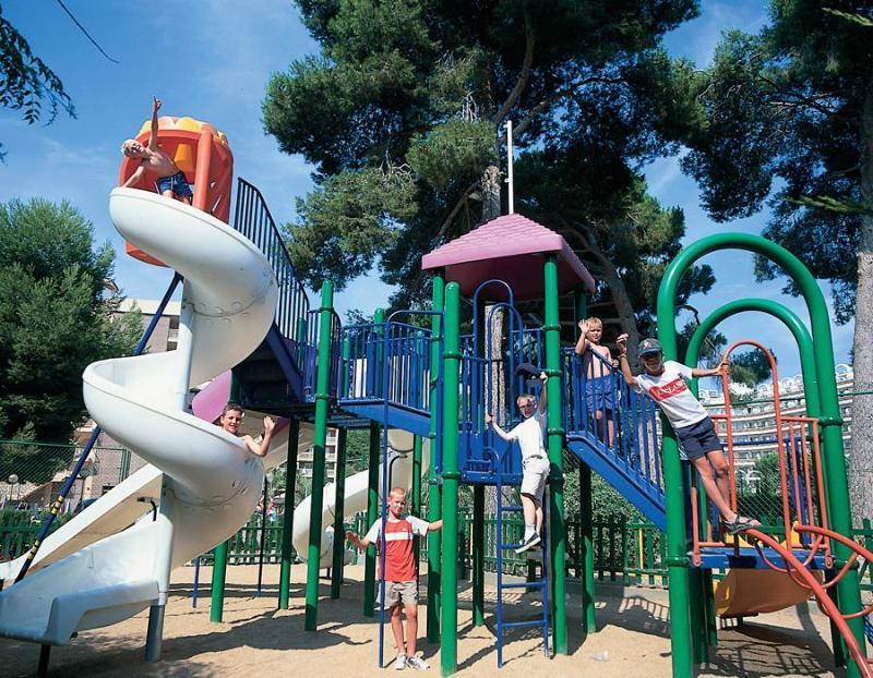 Golden Avenida Family Suites 4* Salou Exterior photo